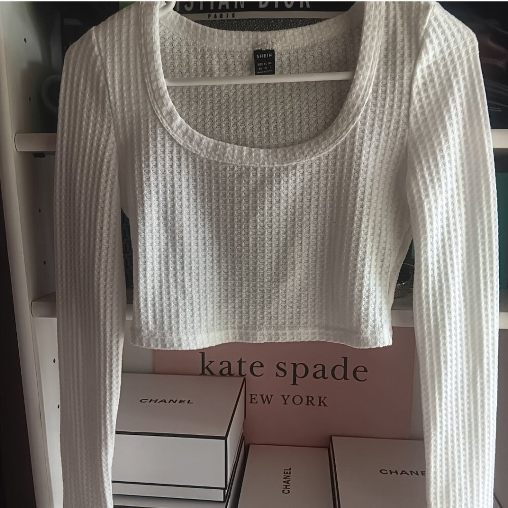 SHEIN WHITE CROP TOP